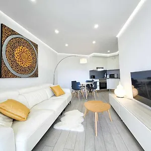 https://ocean-garden-suite-65.adeje-hotels.com